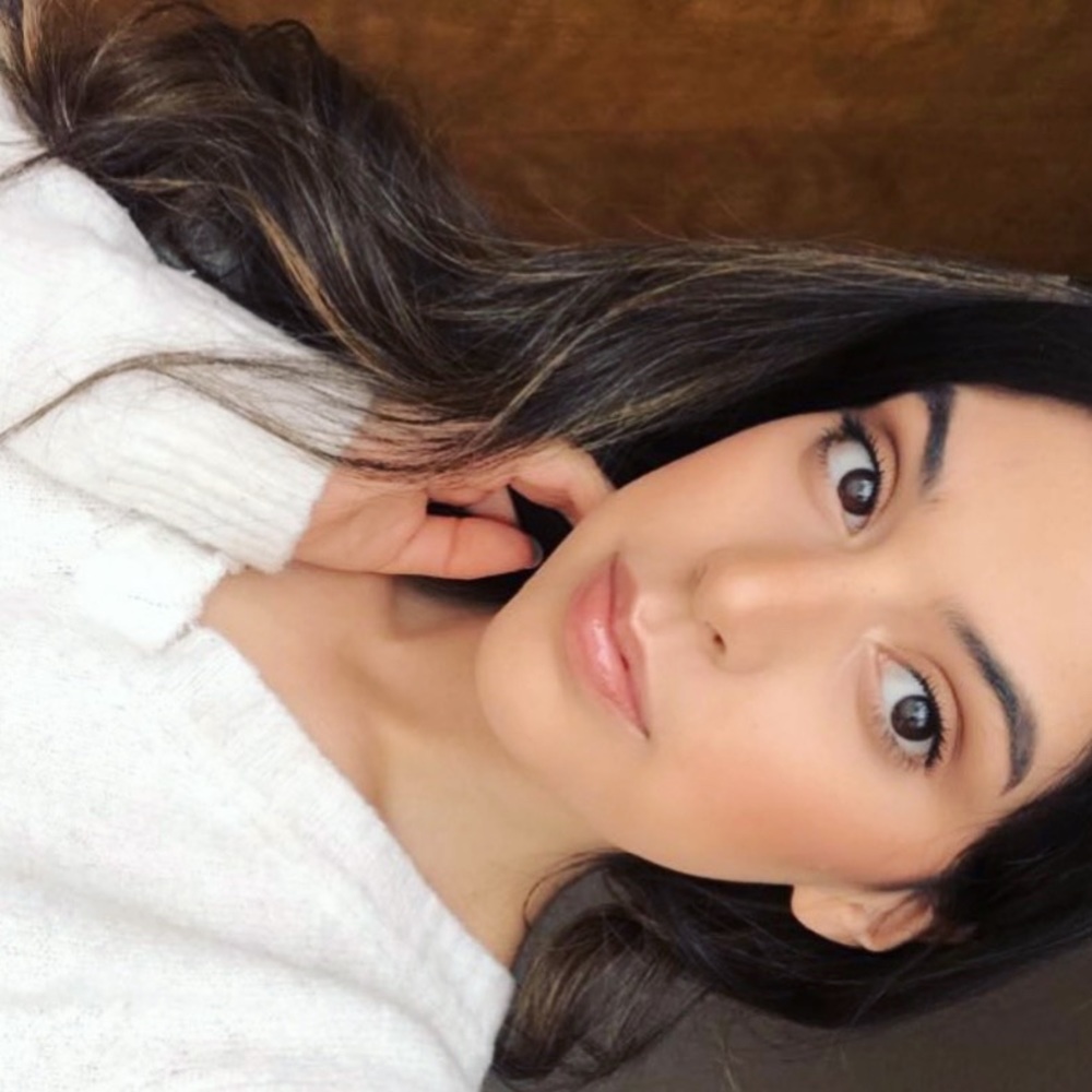 Meet your Posher, Adrianna